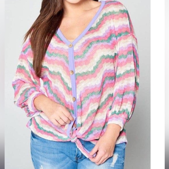 #123 Plus size Zigzag Stripe Button Down Top 1X 2x 3x - Picture 2 of 4